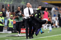 Bốn quy định thiết quân luật và cuộc phục hưng bản sắc của Allegri