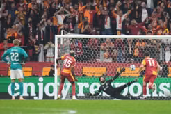Liverpool gục ngã trước Galatasaray ở Champions League