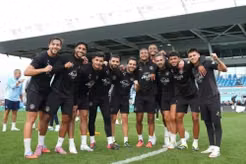 Pep Guardiola lên tiếng về sự vắng mặt sắp tới của Rayan Ait-Nouri và Omar Marmoush tại Manchester City