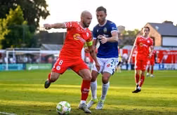 Linfield Trở Lại Đối Đầu Shelbourne: Cuộc Trận Chiến Hấp Dẫn Sau Chiến Thắng Huyền Thoại Trước Vikingur!