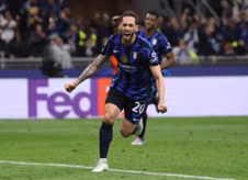 Ngôi sao Inter Milan Hakan Calhanoglu đáp trả chỉ trích của Martinez