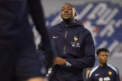 Nhà báo tiết lộ lập trường của Liverpool trong đàm phán hợp đồng với Ibou Konate
