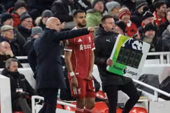 Arne Slot tiết lộ lý do Liverpool gặp 'xui xẻo' trong chiến thắng trước Wolves