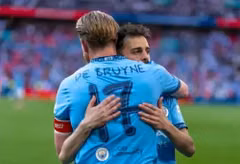 Ngôi sao Manchester City tiết lộ sự ra đi của huyền thoại câu lạc bộ là 'thời điểm khó khăn'