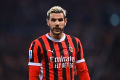 Chính thức: Theo Hernandez bay tới Paris ký hợp đồng chính thức với Al-Hilal 