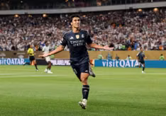 Ngôi sao bùng nổ của Real Madrid bị ba đại gia Premier League nhắm đến
