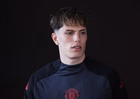 Chelsea Đàm Phán Chiêu Mộ Tiền Đạo Cánh Manchester United: Anh Sẽ Mang Lại Gì Cho Đội Hình Của Maresca?
