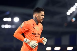 Tương lai Ederson tại Man City sẽ phụ thuộc vào thương vụ Gianluigi Donnarumma?