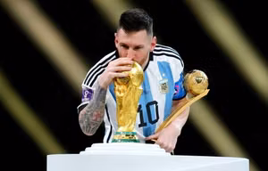 FIFA báo tin không vui tới Messi