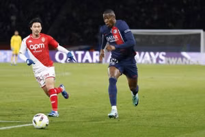 Sunderland đạt thỏa thuận nguyên tắc với PSG để chiêu mộ Nordi Mukiele