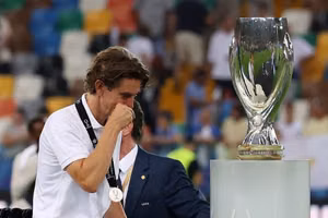 Tottenham để tuột lợi thế hai bàn trước thất bại trên chấm luân lưu trước PSG ở Siêu Cúp