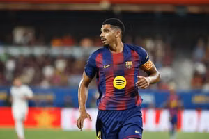 Báo cáo: Liverpool nhắm tới hậu vệ Barcelona thay thế Konaté