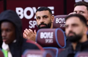Salah tiếp tục bị đẩy lên ghế dự bị, tín hiệu rõ ràng cho cuộc chia tay Liverpool ngay tháng 1