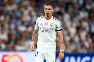 Thần đồng Real Madrid ý thức rõ phải nỗ lực để giành lại suất đá chính