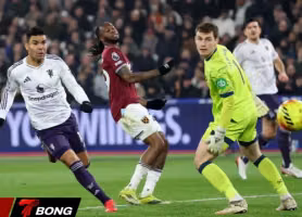 Carrick giúp MU giữ vững vị trí top 4 Premier League