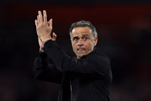 HLV PSG Luis Enrique "bày tỏ công khai tình yêu vĩnh cửu dành cho Barça"
