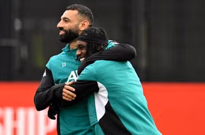 Salah trở lại Liverpool với sứ mệnh giải cứu Arne Slot