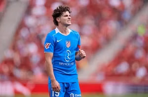 Hỏng pen, Atletico mất điểm trong thế thiếu người