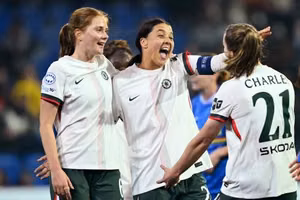 Sam Kerr đánh dấu lần ra sân đầu tiên cho Chelsea sau hai năm với cú đúp tại Champions League