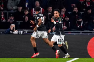 Tin tức: Liverpool theo dõi tài năng Arsenal giữa bất ổn hợp đồng