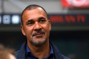 Gullit: ‘Ngày xưa các ngôi sao đổ về Milan, giờ CLB phải bán đi’