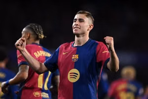 Tiền vệ Barcelona đăng rồi xóa dòng trạng thái bí ẩn giữa lúc rạn nứt với đội trưởng