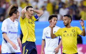Nỗi buồn trắng tay kéo dài thêm với Ronaldo