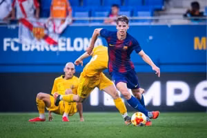 Thần đồng tiền vệ Barcelona thăng hạng thay Pedri, gây sốt Premier League – Romano