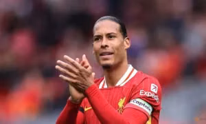 Van Dijk ở lại Liverpool đến năm 2027