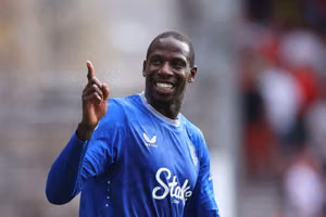 Abdoulaye Doucoure chia tay cùng bộ ba Everton sau khi xác nhận rời Goodison Park: 'Tôi mãi mãi là người Toffees'