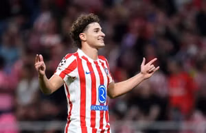 Barcelona Nhắm Tới Cựu Tiền Đạo Man City: Lựa Chọn Mơ Ước Cho Flick?