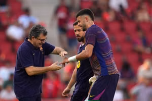Tân binh mùa hè của Barcelona suýt lỡ trận ra mắt La Liga vì chấn thương bất ngờ trước trận đấu