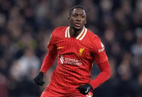Liverpool Không Để Mất Trụ Cột Hàng Thủ Trước Sức Ép Chuyển Nhượng