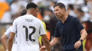 Trent Alexander-Arnold liệu có đi vào ‘vết xe đổ’ của Michael Owen?