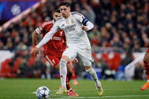 Báo cáo: MU đang cân nhắc chiêu mộ tiền vệ đẳng cấp thế giới của Real Madrid