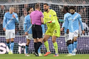 Trận thua Newcastle đẩy Man City vào thế bất lợi