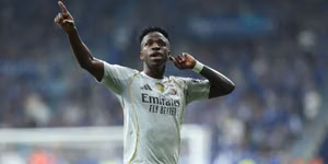 Đoạn phim ghi lại hành vi lạm dụng phân biệt chủng tộc nhắm vào Vinicius Junior và Kylian Mbappe lộ diện