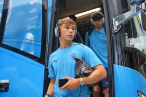 Trung vệ Man City 'mong muốn rời sân Etihad vĩnh viễn' ngay hè này