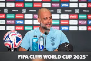 Pep Guardiola 'bóc phốt' Kyle Walker khi Man City chính thức công bố đội trưởng mới