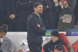Liverpool có thể vuột mất mục tiêu hàng tiền vệ trị vào tay Real dưới thời Alonso