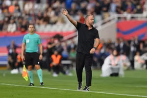 Hansi Flick bàn về Araujo, Pedri, Yamal và trọng tài sau chiến thắng sít sao của Barcelona trước Girona 2-1