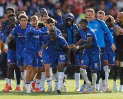 Màu xanh là sắc áo: Maresca phản pháo chỉ trích sau khi Chelsea chính thức giành vé dự Champions League
