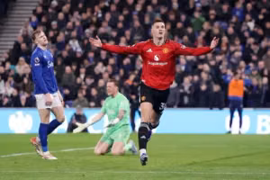 Man Utd giải quyết bài toán bế tắc trước Everton bằng 'bài tẩy' Sesko