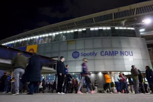 Barcelona thừa nhận thiếu sót trong công trình Camp Nou; phương án Montjuic được đưa ra lại