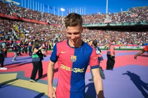 Đại diện tiền vệ Barcelona phủ nhận tin đồn chuyển nhượng tới Man City