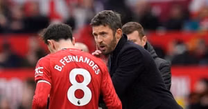 Bruno Fernandes giảng hòa Carrick: Lối thoát cho Man Utd?