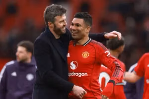 Man Utd thăng hoa trên đôi cánh của những người sắp ra đi
