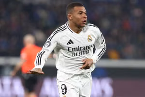 Kylian Mbappé được vinh danh Cầu thủ Xuất sắc Nhất Mùa Giải của Real Madrid