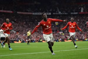 Man Utd hạ Liverpool trong trận cầu 5 bàn thắng