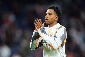 Arsenal cùng Chelsea tranh giành tiền đạo sa sút của Real Madrid